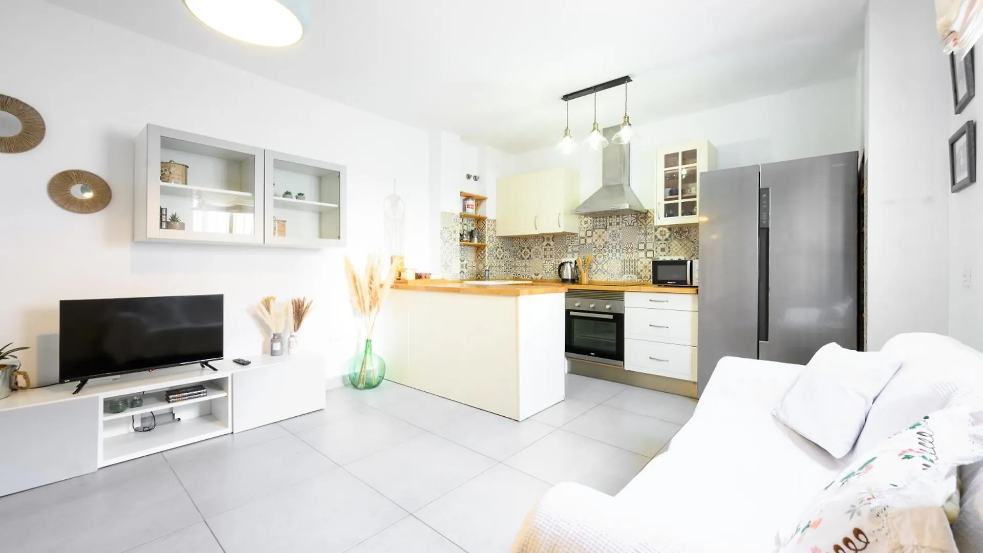 Blue Castle Guesthouse Malaga Homestay