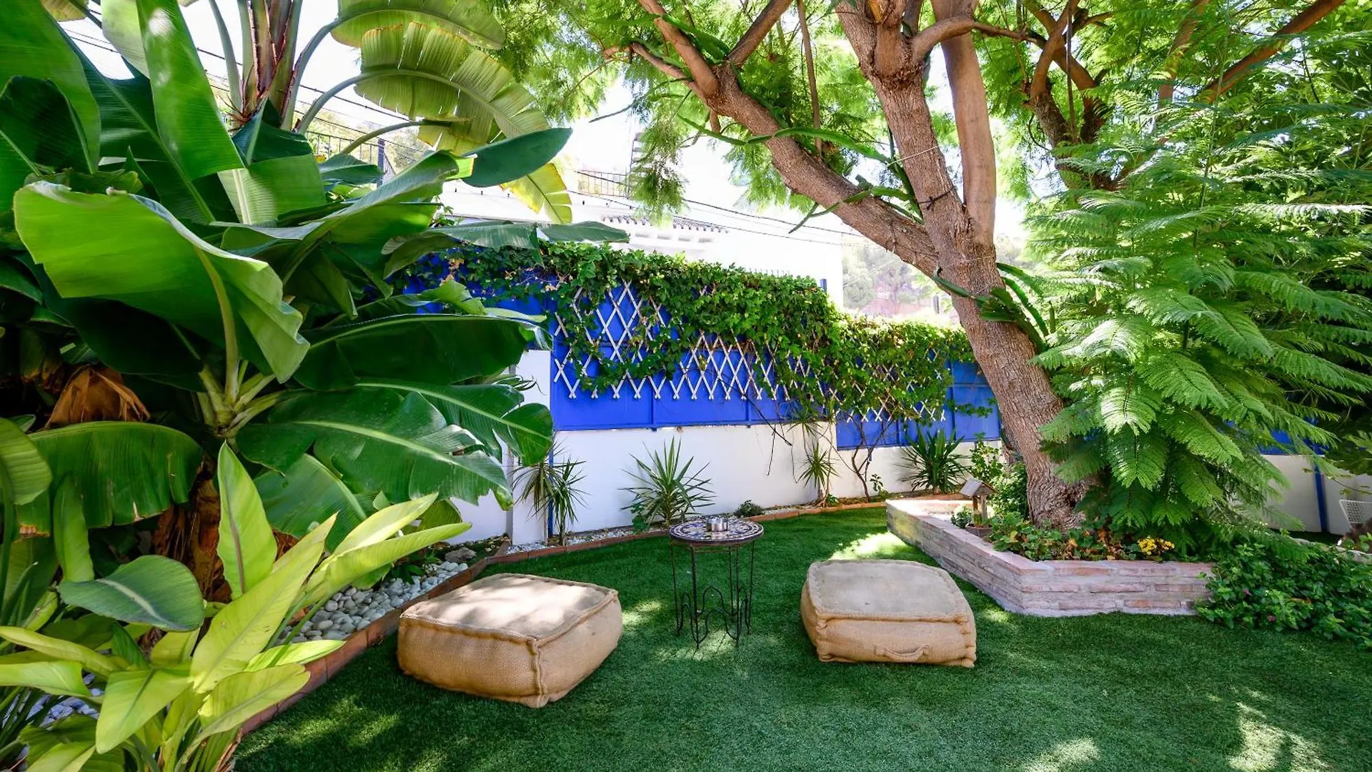 Homestay Blue Castle Guesthouse Malaga Spain