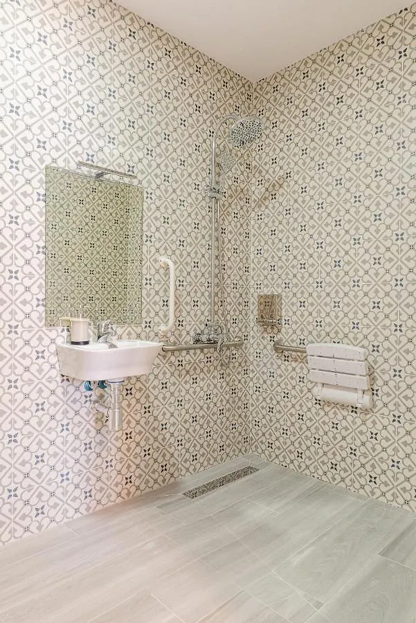 Blue Castle Guesthouse Màlaga